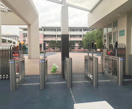 學校擺閘案例效果圖