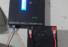 擺翼閘斷電后閘門能否保持打開？