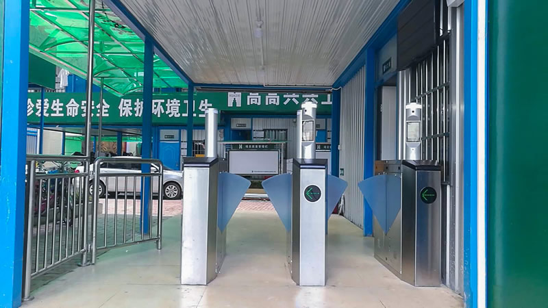 醫(yī)院人臉識(shí)別測(cè)溫閘機(jī)怎么用？