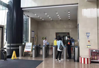 三輥閘機(jī)的優(yōu)缺點(diǎn)有哪些？