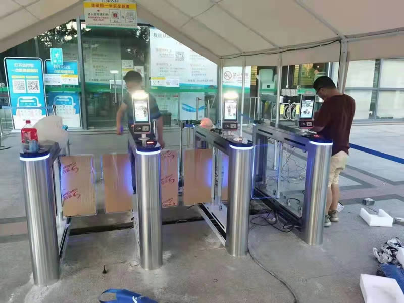 什么是人行翼閘？人行翼閘的寬度又是多少？