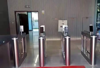 什么是人行翼閘？人行通道翼閘的寬度是多少？