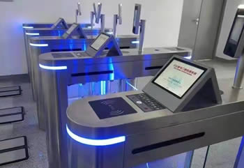 翼閘擺閘三輥閘哪個(gè)更好？