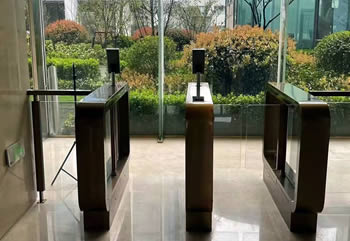 翼閘控制器接線圖簡(jiǎn)單嗎？